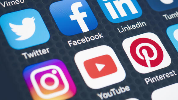 Analyzing the Relationships Between Internet Usage, Social Skill, and Anxiety Severity in Adults with Autism Spectrum Disorder