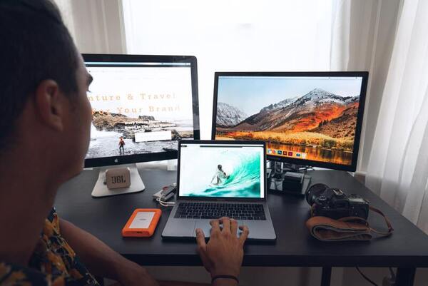 Examining the relationship between screen time and achievement motivation in an adolescent population