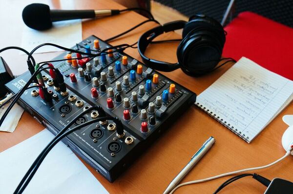 Comparison of spectral subtraction noise reduction algorithms